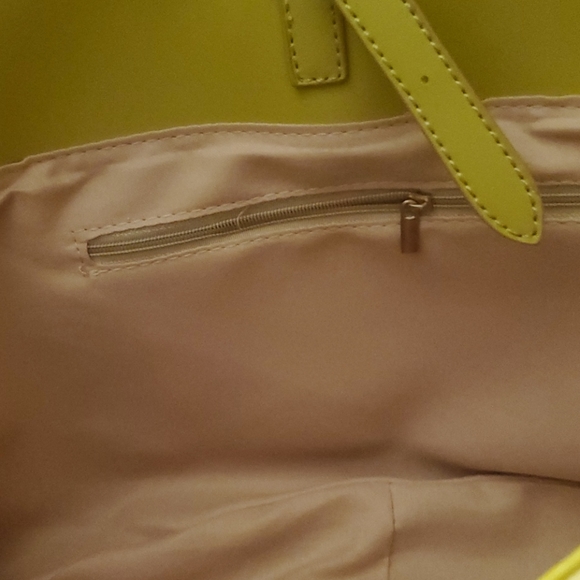 A gorgeous  faux suede satchel type crosdbody bag - Picture 11 of 12